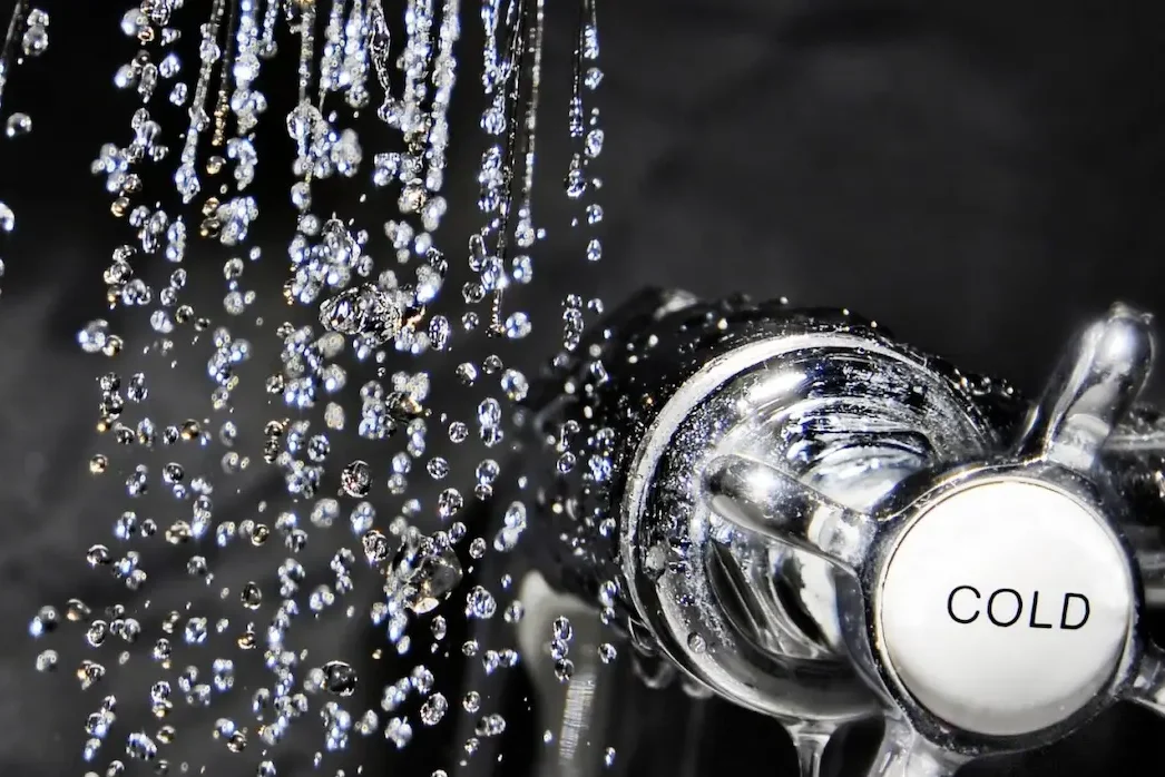 دوش آب سرد